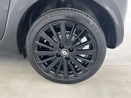 Photo 28 Renault Twingo Gén. III (C07) Ph2 Urban Night 5