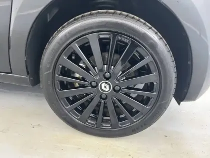 Photo 29 Renault Twingo Gén. III (C07) Ph2 Urban Night 5