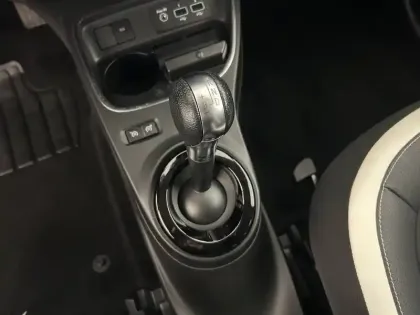 Photo 21 Renault Twingo Gén. III (C07) Ph2 Urban Night 5