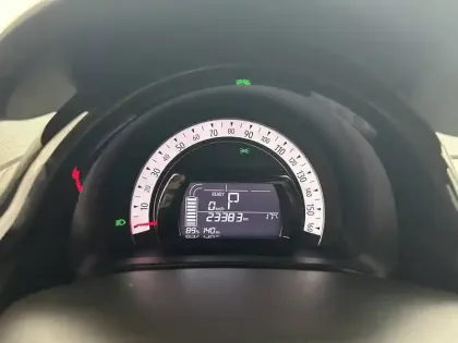 Photo 25 Renault Twingo Gén. III (C07) Ph2 Urban Night 5