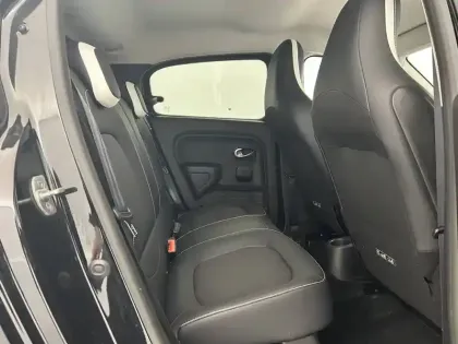 Photo 24 Renault Twingo Gén. III (C07) Ph2 Urban Night 5