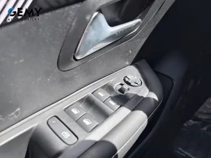 Photo 20 Peugeot 208  Electrique 50 kWh 136ch