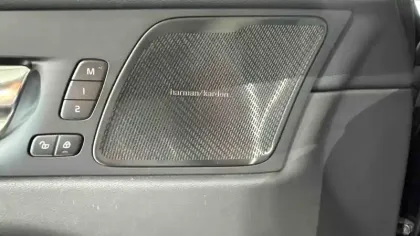 Photo 23 Volvo Xc60  T8 Recharge AWD 303 ch + 87 ch Geartronic 8