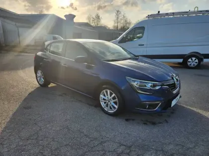 Photo 9 Renault Megane Mégane IV Berline dCi 90 Energy
