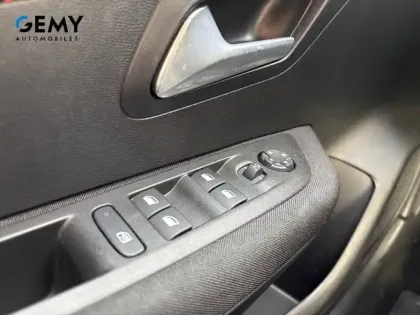 Photo 23 Peugeot 208  ELECTRIQUE 50 KWH 136