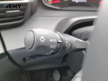 Photo 40 Peugeot 2008  100 S&S BVM6