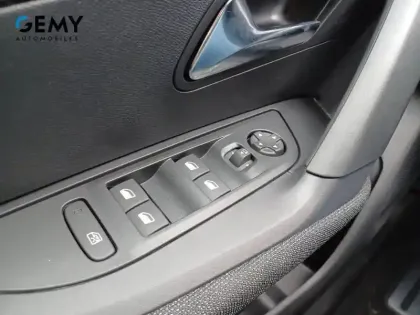 Photo 46 Peugeot 2008  100 S&S BVM6