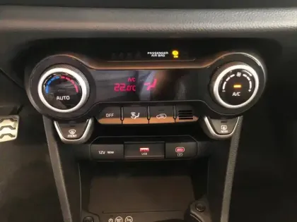 Photo 10 Kia Picanto  1.0 GDi 68 ch BVM5