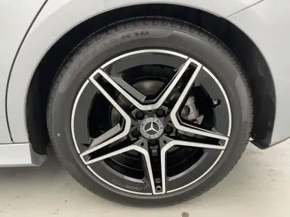 Photo 16 Mercedes Classe B  200 d 8G-DCT