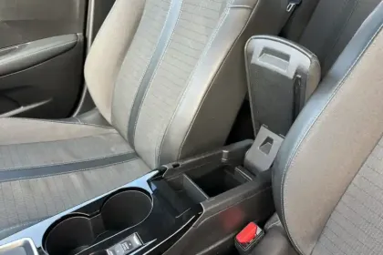 Photo 24 Peugeot 208  PureTech 100 S&S BVM6