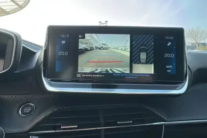 Photo 25 Peugeot 208  PureTech 100 S&S BVM6