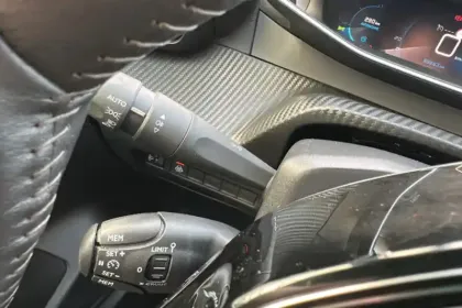 Photo 22 Peugeot 208  PureTech 100 S&S BVM6