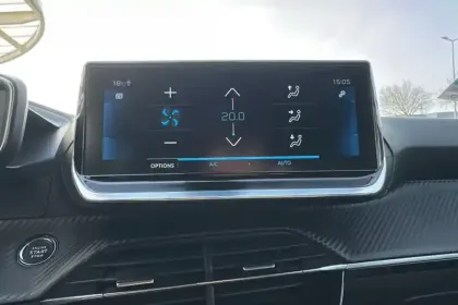 Photo 16 Peugeot 208  PureTech 100 S&S BVM6