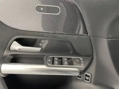 Photo 61 Mercedes GLA  250 e Hybrid EQ 8G-DCT