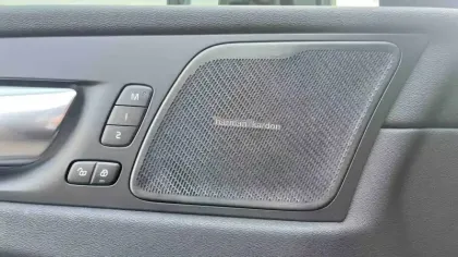 Photo 21 Volvo Xc60  T6 Recharge AWD 253 ch + 87 ch Geartronic 8