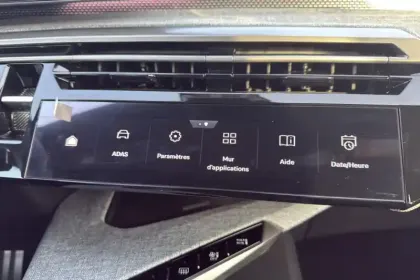 Photo 20 Peugeot 3008  Electrique 210 ch 73 kWh