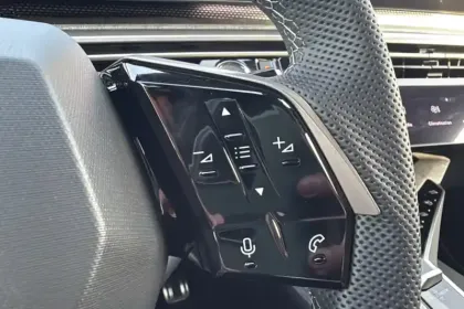 Photo 24 Peugeot 3008  Electrique 210 ch 73 kWh