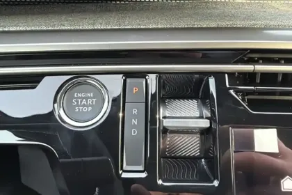 Photo 21 Peugeot 3008  Electrique 210 ch 73 kWh