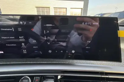 Photo 15 Peugeot 3008  Electrique 210 ch 73 kWh