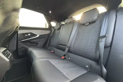 Photo 77 Peugeot 3008  Electrique 210 ch 73 kWh