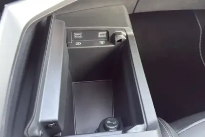 Photo 59 Peugeot 3008  Electrique 210 ch 73 kWh