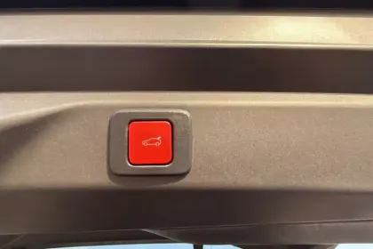 Photo 32 Peugeot 3008  Electrique 210 ch 73 kWh