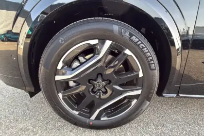 Photo 29 Peugeot 3008  Electrique 210 ch 73 kWh