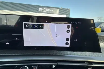 Photo 13 Peugeot 3008  Electrique 210 ch 73 kWh