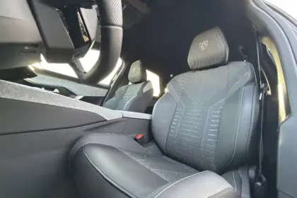 Photo 8 Peugeot 3008  Electrique 210 ch 73 kWh