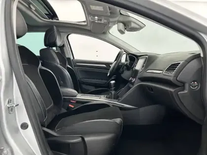 Photo 22 Renault Megane Gén. IV (BFB) Ph1 Intens 5