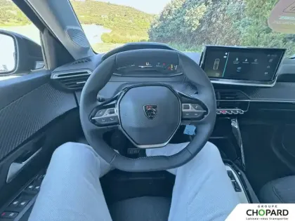 Photo 15 Peugeot 208  Hybrid 110 ch e-DCS6