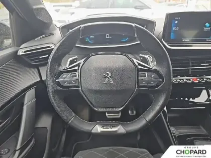 Photo 16 Peugeot 208  PureTech 130 S&S EAT8