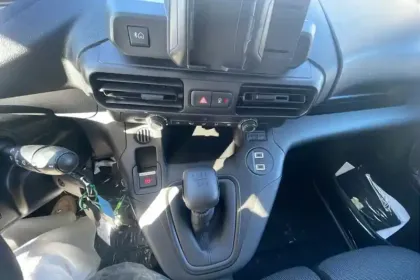 Photo 15 Peugeot Partner  FGN DIESEL 100 CH M CHARG UT MAJ MANUELLE