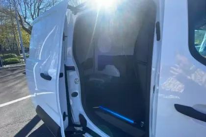 Photo 10 Peugeot Partner  FGN DIESEL 100 CH M CHARG UT MAJ MANUELLE