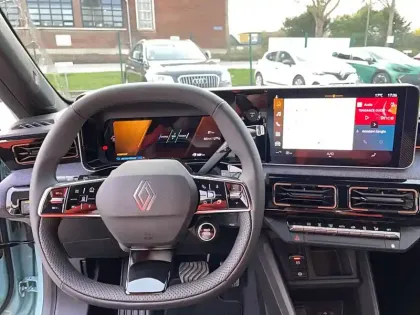 Photo 9 Renault 4 Renault  E-Tech Electrique 150 ch autonomie confort
