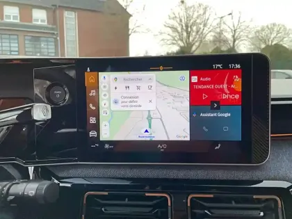 Photo 11 Renault 4 Renault  E-Tech Electrique 150 ch autonomie confort