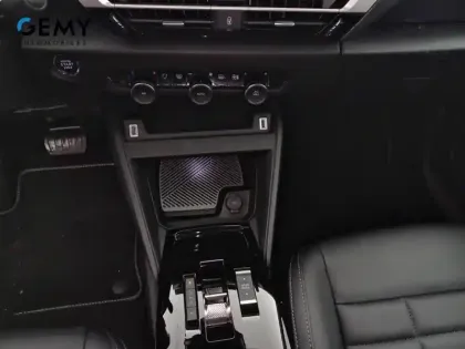 Photo 12 Citroën C4  Hybride 145 e-DCS6