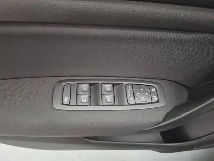 Photo 22 Renault Megane Mégane IV Berline Blue dCi 115