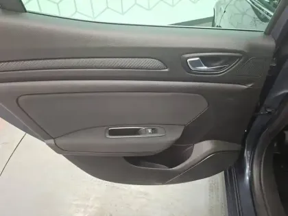 Photo 17 Renault Megane Mégane IV Berline Blue dCi 115