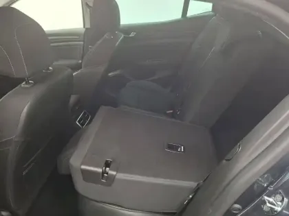 Photo 19 Renault Megane Mégane IV Berline Blue dCi 115