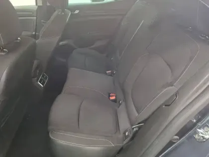 Photo 18 Renault Megane Mégane IV Berline Blue dCi 115