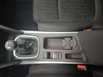 Photo 36 Renault Megane Mégane IV Berline Blue dCi 115