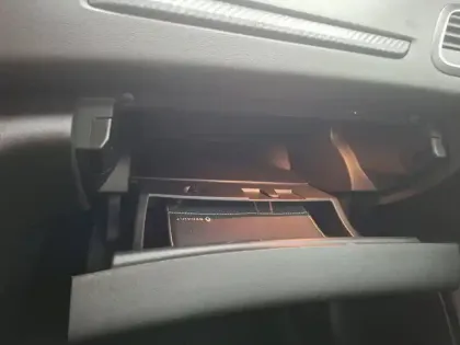 Photo 37 Renault Megane Mégane IV Berline Blue dCi 115