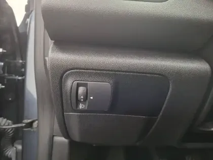 Photo 28 Renault Megane Mégane IV Berline Blue dCi 115