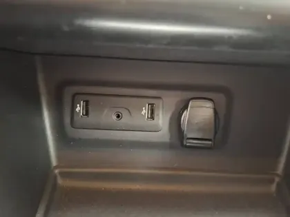 Photo 35 Renault Megane Mégane IV Berline Blue dCi 115