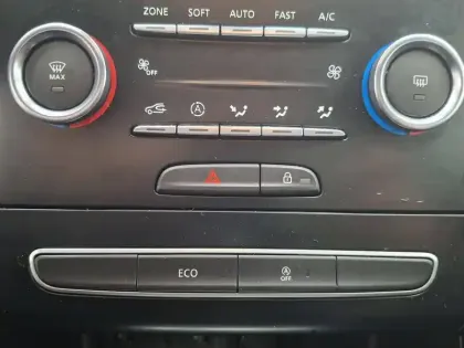 Photo 34 Renault Megane Mégane IV Berline Blue dCi 115