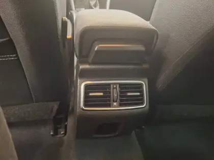 Photo 20 Renault Megane Mégane IV Berline Blue dCi 115