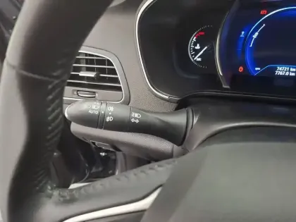 Photo 29 Renault Megane Mégane IV Berline Blue dCi 115