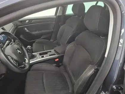 Photo 40 Renault Megane Mégane IV Berline Blue dCi 115