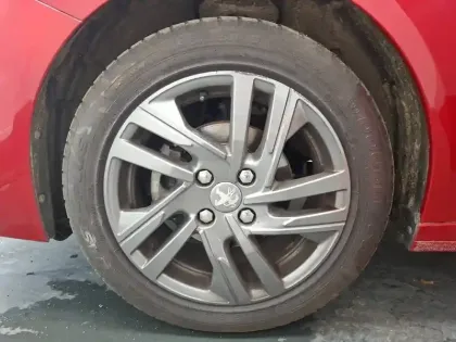 Photo 12 Peugeot 208  PureTech 75 S&S BVM5